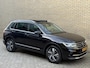 Volkswagen Tiguan 1.4 TSI eHybrid 245pk Elegance | Panoramadak | Trekhaak wegklapbaar | Adaptieve cruise | Lane assist | Camera | Virtueel cockpit | Stoel&stuurverwarming | Matrix-LED | DAB | Apple CarPlay / Android Auto | Navigatie | Volledig onderhouden