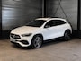 Mercedes-Benz GLA 200 AMG Line | MBUX | Trekhaak | Sfeer | Multibeam LED | 19 inch |
