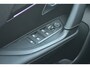 Peugeot e-2008 EV GT Avantage 54 kWh 8 Jaar Garantie! | Adaptive Cruise | 360 Camera | Navigatie | Achteruitrijcamera | Draadloos Apple Carplay & Android Auto | Sfeerverlichting | !!