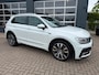 Volkswagen Tiguan 1.5 TSI ACT Highline Business R-Line / Pano / Virtual / ACC / Trekhaak / NL Auto met NAP.