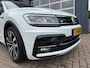 Volkswagen Tiguan 1.5 TSI ACT Highline Business R-Line / Pano / Virtual / ACC / Trekhaak / NL Auto met NAP.