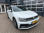 Volkswagen Tiguan 1.5 TSI ACT Highline Business R-Line / Pano / Virtual / ACC / Trekhaak / NL Auto met NAP.