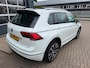 Volkswagen Tiguan 1.5 TSI ACT Highline Business R-Line / Pano / Virtual / ACC / Trekhaak / NL Auto met NAP.