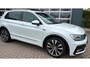 Volkswagen Tiguan 1.5 TSI ACT Highline Business R-Line / Pano / Virtual / ACC / Trekhaak / NL Auto met NAP.