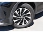 Volkswagen T-Roc 1.5 eTSI 115PK DSG Life First Edition | Multimedia Pakket | Dode-hoek detectie | Elektrisch wegklapbare trekhaak | Schuif-kanteldak | VERLENGDE GARANTIE