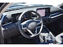 Volkswagen T-Roc 1.5 eTSI 115PK DSG Life First Edition | Multimedia Pakket | Dode-hoek detectie | Elektrisch wegklapbare trekhaak | Schuif-kanteldak | VERLENGDE GARANTIE