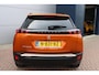 Peugeot e-2008 EV Allure Pack 50 kWh Airco Camera Carplay Dealer onderhouden, nieuwstaat