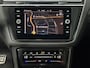 Volkswagen Tiguan 1.5 TSI R-Line Automaat / Facelift model / Full map navigatie / Cruise control / Climate control