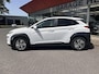 Hyundai Kona Electric EV Premium 64 kWh | SOH: 97,6% | 3 Fase | Full Options | NAP | Leder | Stoelkoeling & Verwarming | LED | Blind-spot | Lage Km-stand! |