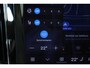 Volvo XC60 T6 Plug-in hybrid AWD Inscription Exclusive | Google Infotainment | Dealeronderhouden | Semi-Electrische wegklapbare trekhaak | Parkeerverwarming | Head-Up Display | Stoelverwarming | Stuurwielverwarming | Parkeersensoren | Panoramadak