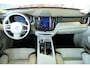 Volvo XC60 T6 Plug-in hybrid AWD Inscription Exclusive | Google Infotainment | Dealeronderhouden | Semi-Electrische wegklapbare trekhaak | Parkeerverwarming | Head-Up Display | Stoelverwarming | Stuurwielverwarming | Parkeersensoren | Panoramadak
