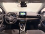 Toyota Yaris 1.5 Hybrid 115 Style Bi-Tone Limited | Head-up display | Dodehoekdetectie | Parkeersensoren voor en achter | Apple Carplay |