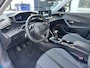 Peugeot 2008 1.2 Turbo 130 PK Allure Pack | Trekhaak 1200 KG | Navigatie | 3D Virtual Cockpit | Stoelverwarming | LED Verlichting | Half Lederen Bekleding | Keyless Start | Climate Control | Cruise Control | 17 Inch Lichtmetalen Velgen |