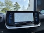 Peugeot 2008 1.2 Turbo 130 PK Allure Pack | Trekhaak 1200 KG | Navigatie | 3D Virtual Cockpit | Stoelverwarming | LED Verlichting | Half Lederen Bekleding | Keyless Start | Climate Control | Cruise Control | 17 Inch Lichtmetalen Velgen |