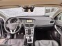 Volvo V40 2.0 T4 Inscription | Stoelverwarming Voor | Panoramadak | Elektrisch Bedienbare Bestuurdersstoel | Navigatie | Parkeersensoren Voor en Achter | Parkeercamera | Keyless | Trekhaak |