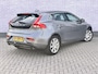 Volvo V40 2.0 T4 Inscription | Stoelverwarming Voor | Panoramadak | Elektrisch Bedienbare Bestuurdersstoel | Navigatie | Parkeersensoren Voor en Achter | Parkeercamera | Keyless | Trekhaak |