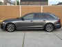 Audi A4 Avant 35 TFSI S edition Competition Automaat | Navigatiesysteem | Elektrisch inklapbare spiegels | Afgevlakt stuurwiel | LED verlichting | Daytonagrijs lak | Apple CarPlay/Android Auto | Getint glas | Parkeersensoren voor en achter
