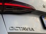 Skoda Octavia Combi 1.5 TSI First Edition Trekhaak | Stoelverwarming | Apple CarPlay/Android Auto | Matrix LED | Climate control | Cruise control | Elektrisch bedienbare kofferklep | Keyless | Parkeersensoren voor en achter