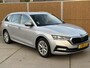 Skoda Octavia Combi 1.5 TSI First Edition Trekhaak | Stoelverwarming | Apple CarPlay/Android Auto | Matrix LED | Climate control | Cruise control | Elektrisch bedienbare kofferklep | Keyless | Parkeersensoren voor en achter