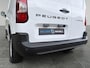 Peugeot e-Partner L1 50 kWh 136pk | 8 jaar garantie | 0% financial lease | 3-zits | Houten afwerking laadruimte | Multimedia | Draadloze Apple Carplay en Android Auto | NAVI | Parkeersensoren voor en achter | Achteruitrijcamera | Dode hoek detectie | Mistlampen | Licht- en regensensor | Automatische verlichting | Stuurwielbediening | Digital cockpit | Bestuurdersstoel comfort | van €31.465 voor €27.450 ex. BTW rijklaar