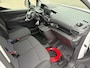 Peugeot e-Partner L1 50 kWh 136pk | 8 jaar garantie | 0% financial lease | 3-zits | Houten afwerking laadruimte | Multimedia | Draadloze Apple Carplay en Android Auto | NAVI | Parkeersensoren voor en achter | Achteruitrijcamera | Dode hoek detectie | Mistlampen | Licht- en regensensor | Automatische verlichting | Stuurwielbediening | Digital cockpit | Bestuurdersstoel comfort | van €31.465 voor €27.450 ex. BTW rijklaar