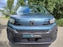 Peugeot e-Partner L2 50 kWh 136pk | 8 jaar garantie | 0% financial lease | 3-zits | Houten afwerking laadruimte | Exterieur Pakket | 16 inch lichtmetalen velgen | Keyless Entry | Climate Control | Multimedia | Draadloze Apple Carplay en Android Auto | NAVI | Parkeersensoren voor en achter | Achteruitrijcamera | Dode hoek detectie | Mistlampen | Licht- en regensensor | Automatische verlichting | Stuurwielbediening | Digital cockpit | Bestuurdersstoel comfort | van €34.064 voor €29.695 ex. BTW rijklaar
