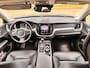 Volvo XC60 2.0 T5 Momentum | Trekhaak | Stoelverhogers | Lederen Bekleding | Stoelverwarming | LED Koplampen Adaptief | Navigatie | Apple Carplay | Android Auto | Achteruitrijcamera | Parkeersensoren
