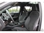 Volvo XC40 1.5 T5 Recharge R-Design 262pk / Full option! / Trekhaak / Panoramadak / 360Camera / Harman Kardon / 19'' / Stoel+Stuurverwarming / CarPlay / Dodehoek / DAB / Cruise Control