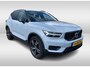 Volvo XC40 1.5 T5 Recharge R-Design 262pk / Full option! / Trekhaak / Panoramadak / 360Camera / Harman Kardon / 19'' / Stoel+Stuurverwarming / CarPlay / Dodehoek / DAB / Cruise Control