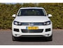 Volkswagen Touareg 3.0 TSI 380PK Hybrid Highline Pano | Trhk | Dyn Audio |