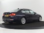 BMW 5-Serie 520i Luxury Edition | Origineel NL | Comfortstoelen | Leder | Trekhaak | Stoelverwarming | Bi-Xenon | Navigatie | Bluetooth | Parkeerhulp | Climate control | Cruise control