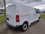 Opel Vivaro-e Electric L2 75 kWh 136pk | 8 jaar garantie | 0% financial lease | Houten afwerking laadruimte | NAVI | Multimedia | Apple Carplay | Android Auto | Achteruitrijcamera | Parkeersensoren voor en achter | Dode hoek detectie | Digitale cockpit | Stuurwielbediening | Mistlampen | Licht- en regensensor | Automatic light | Tussenwand comfort met raam | Bestuurdersstoel comfort | Bank voorpassagiers | Reservewiel | van €47.469 voor €36.450 ex. BTW rijklaar