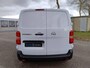 Opel Vivaro-e Electric L2 75 kWh 136pk | 8 jaar garantie | 0% financial lease | Houten afwerking laadruimte | NAVI | Multimedia | Apple Carplay | Android Auto | Achteruitrijcamera | Parkeersensoren voor en achter | Dode hoek detectie | Digitale cockpit | Stuurwielbediening | Mistlampen | Licht- en regensensor | Automatic light | Tussenwand comfort met raam | Bestuurdersstoel comfort | Bank voorpassagiers | Reservewiel | van €47.469 voor €36.450 ex. BTW rijklaar