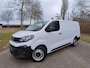 Opel Vivaro-e Electric L3 75 kWh 136pk | 8 jaar garantie | 0% financial lease | Houten afwerking laadruimte | LED laadruimteverkichting | NAVI | Multimedia | Apple Carplay | Android Auto | Achteruitrijcamera | Parkeersensoren voor en achter | Dode hoek detectie | Digitale cockpit | Stuurwielbediening | Mistlampen | Licht- en regensensor | Automatic light | Tussenwand comfort met raam | Bestuurdersstoel comfort | Bank voorpassagiers | Reservewiel | van €48.469 voor €36.195 ex. BTW rijklaar