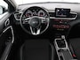 Kia Ceed 1.0 T-GDi DynamicPlusLine | Stoelverwarming | Carplay | Camera | Navigatie | Stuurverwarming | Half leder | Cruise control | Keyless | DAB | Parkeerhulp | Climate control | Bluetooth