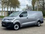 Fiat e-Scudo L3 75 kWh 136pk | 8 jaar garantie | 0% financial lease | Houten afwerking laadruimte | LED laadruimteverlichting | NAVI | Multimedia | Draadloze Apple Carplay en Android Auto | Parkeersensoren voor- en achter | Achteruitrijcamera | Dode hoek detectie | Tussenwand comfort met raam | Bestuurdersstoel comfort met armsteun | Bank voorpassagiers | Reservewiel | van €49.119 voor €37.695 ex. BTW rijklaar