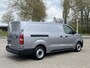 Fiat e-Scudo L3 75 kWh 136pk | 8 jaar garantie | 0% financial lease | Houten afwerking laadruimte | LED laadruimteverlichting | NAVI | Multimedia | Draadloze Apple Carplay en Android Auto | Parkeersensoren voor- en achter | Achteruitrijcamera | Dode hoek detectie | Tussenwand comfort met raam | Bestuurdersstoel comfort met armsteun | Bank voorpassagiers | Reservewiel | van €49.119 voor €37.695 ex. BTW rijklaar