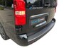 Fiat e-Scudo L3 75 kWh 136pk | 8 jaar garantie | 0% financial lease | Houten afwerking laadruimte | Exterieur Pakket | Full LED koplampen | NAVI | Multimedia | Draadloze Apple Carplay en Android Auto | Achteruitrijcamera | Parkeersensoren voor en achter | Dode hoek detectie | Mistlampen | Automatische verlichting | Licht en regensensor | Elektrisch inklapbare spiegels | Stoelverwarming | Stuurverwarming | Keyless Entry | Climate Control | Bestuurdersstoel comfort | Bank voorpassagiers | Scheidingswand comfort met raam | van €50.919 voor €39.095 ex. BTW rijklaar
