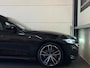 BMW 3-Serie Touring 320e M-Pakket Pano, Cruise Control, Apple Carplay, Trekhaak, LED, Sfeerverlichting, Elek Stoel, H&K Audio