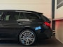 BMW 3-Serie Touring 320e M-Pakket Pano, Cruise Control, Apple Carplay, Trekhaak, LED, Sfeerverlichting, Elek Stoel, H&K Audio