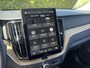 Volvo XC60 T6 Plug-in hybrid AWD Plus Dark | Blis | Elektrische stoelen | Pano dak | Trekhaak | Stuur en Stoel verwarming | Harman Kardon audio | Keyless | 360 camera | Google |