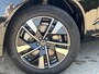 Volvo XC60 T6 Plug-in hybrid AWD Plus Dark | Blis | Elektrische stoelen | Pano dak | Trekhaak | Stuur en Stoel verwarming | Harman Kardon audio | Keyless | 360 camera | Google |