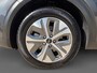 Kia Niro EV e-Niro ExecutiveLine 64 kWh | Navigatie | Warmtepomp | Schuifkanteldak | Trekhaak | Privacy Glass | Elektrische achterklep | Keyless Entry | Apple Car Play/Android Auto | 1e Eigenaar | Geventileerde en verwarmbare stoelen | Meest complete uitvoering | NL - Auto |