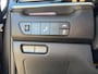 Kia Niro EV e-Niro ExecutiveLine 64 kWh | Navigatie | Warmtepomp | Schuifkanteldak | Trekhaak | Privacy Glass | Elektrische achterklep | Keyless Entry | Apple Car Play/Android Auto | 1e Eigenaar | Geventileerde en verwarmbare stoelen | Meest complete uitvoering | NL - Auto |