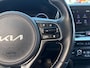 Kia Niro EV e-Niro ExecutiveLine 64 kWh | Navigatie | Warmtepomp | Schuifkanteldak | Trekhaak | Privacy Glass | Elektrische achterklep | Keyless Entry | Apple Car Play/Android Auto | 1e Eigenaar | Geventileerde en verwarmbare stoelen | Meest complete uitvoering | NL - Auto |