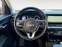 Kia Niro EV e-Niro ExecutiveLine 64 kWh | Navigatie | Warmtepomp | Schuifkanteldak | Trekhaak | Privacy Glass | Elektrische achterklep | Keyless Entry | Apple Car Play/Android Auto | 1e Eigenaar | Geventileerde en verwarmbare stoelen | Meest complete uitvoering | NL - Auto |