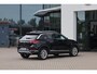 Volkswagen T-Roc 1.0 TSI Style 116PK / 81kW, Afneembare trekhaak, ErgoActive bestuurdersstoel, lederen alcantara bekleding, navigatie, privacy glas, 2-zone climatronic, verwarmbare voorstoelen, lederen multifunctioneel stuurwiel, parkeersensoren voor en achter (pdc), draadloze telefoonlader, spraakbediening, draadloos Apple Carplay & Android Auto, elektrische lendesteun, adaptieve cruise control (acc), elektrisch verstel-, verwarm- en inklapbare buitenspiegels, navigatie, DAB+ etc.