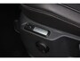 Volkswagen T-Roc 1.0 TSI Style 116PK / 81kW, Afneembare trekhaak, ErgoActive bestuurdersstoel, lederen alcantara bekleding, navigatie, privacy glas, 2-zone climatronic, verwarmbare voorstoelen, lederen multifunctioneel stuurwiel, parkeersensoren voor en achter (pdc), draadloze telefoonlader, spraakbediening, draadloos Apple Carplay & Android Auto, elektrische lendesteun, adaptieve cruise control (acc), elektrisch verstel-, verwarm- en inklapbare buitenspiegels, navigatie, DAB+ etc.