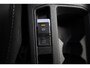 Volkswagen T-Roc 1.0 TSI Style 116PK / 81kW, Afneembare trekhaak, ErgoActive bestuurdersstoel, lederen alcantara bekleding, navigatie, privacy glas, 2-zone climatronic, verwarmbare voorstoelen, lederen multifunctioneel stuurwiel, parkeersensoren voor en achter (pdc), draadloze telefoonlader, spraakbediening, draadloos Apple Carplay & Android Auto, elektrische lendesteun, adaptieve cruise control (acc), elektrisch verstel-, verwarm- en inklapbare buitenspiegels, navigatie, DAB+ etc.