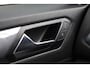 Volkswagen T-Roc 1.0 TSI Style 110PK / 81kW, Afneembare trekhaak, ErgoActive bestuurdersstoel met massagefunctie, lederen alcantara bekleding, navigatie, privacy glas, 2-zone climatronic, verwarmbare voorstoelen, lederen multifunctioneel stuurwiel, parkeersensoren voor en achter (pdc), draadloze telefoonlader, spraakbediening, draadloos Apple Carplay & Android Auto, elektrische lendesteun, adaptieve cruise control (acc), elektrisch verstel-, verwarm- en inklapbare buitenspiegels, navigatie, DAB+ etc.